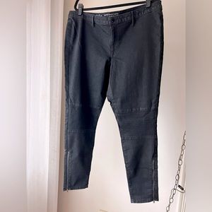 Mossimo Black Jeans size 18, zippers at ankles, cool pintuck design at knees.